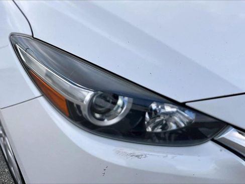 Used 2017 MAZDA MAZDA3 Grand Touring image 33