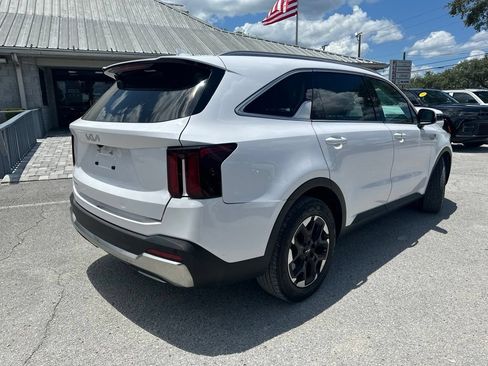 Used 2024 Kia Sorento S FWD image 4