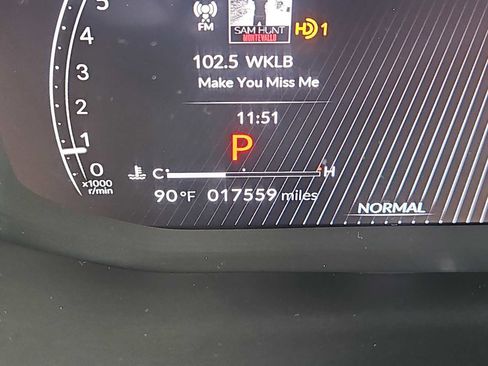 Used 2025 Acura MDX SH-AWD image 13