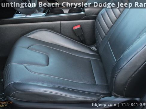 Used 2023 Hyundai Elantra Limited image 32