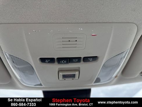Used 2020 Toyota Corolla L image 21
