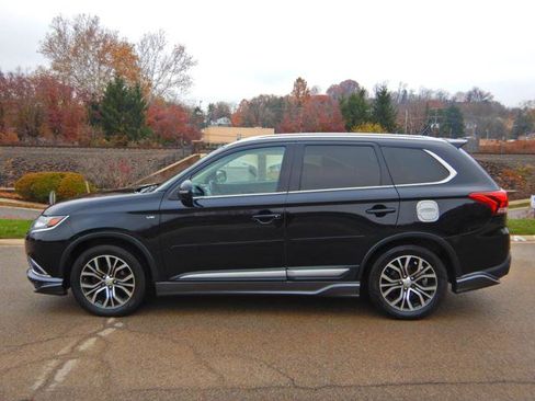 Used 2016 Mitsubishi Outlander GT image 29