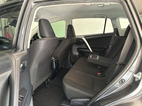 Used 2017 Toyota RAV4 LE FWD image 7