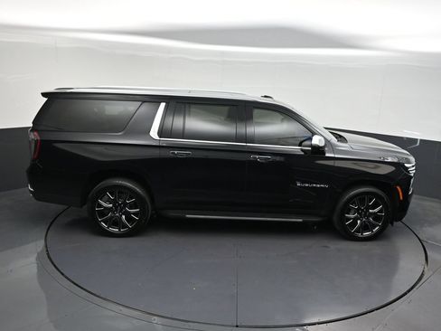 Used 2026 Chevrolet Suburban Premier RWD image 25