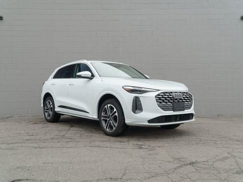 Used 2025 Audi Q5 Premium Plus w/ Premium Plus image 9