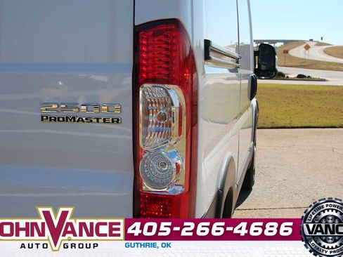 Used 2023 RAM ProMaster 2500 w/ Driver Convenience Group image 10