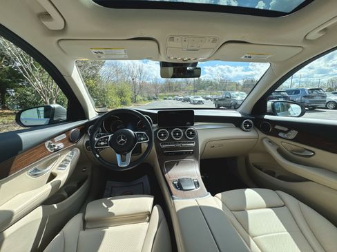 Used 2022 Mercedes-Benz GLC 300 4MATIC image 12