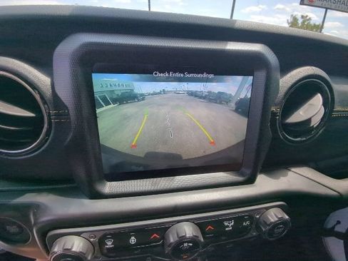 Used 2021 Jeep Wrangler Unlimited Sahara AWD/4WD image 20