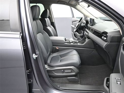 Used 2025 Honda Pilot EX-L image 43