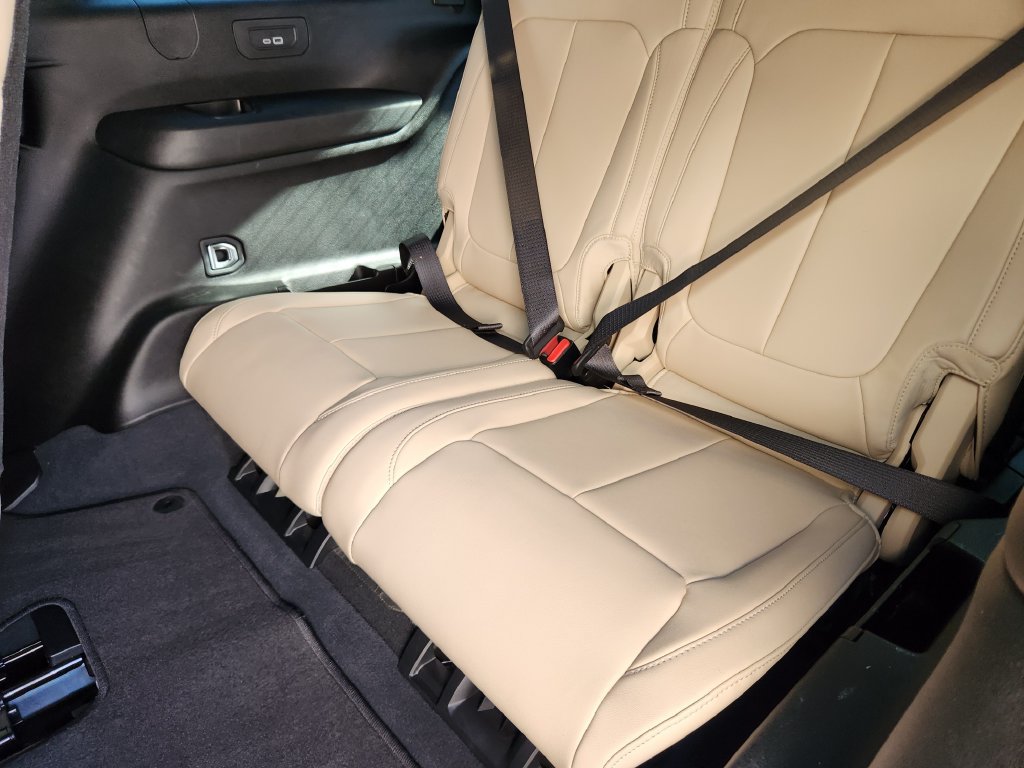Used 2023 Jeep Grand Cherokee L Limited AWD/4WD image 10