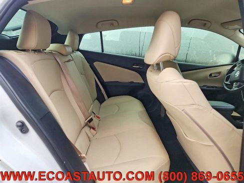 Used 2022 Toyota Prius XLE FWD image 11