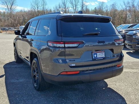 Used 2024 Jeep Grand Cherokee L Laredo AWD/4WD image 9