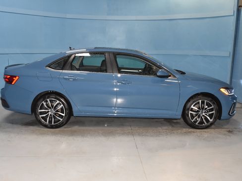 New 2026 Volkswagen Jetta SE FWD image 18