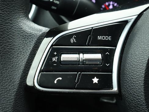 Used 2022 Kia Forte LXS w/ LXS Technology Package image 24