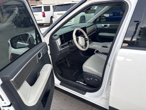 Used 2024 Hyundai Santa Fe Limited AWD/4WD image 5