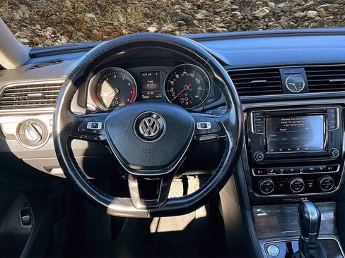 Used 2017 Volkswagen Passat 1.8T SE image 5