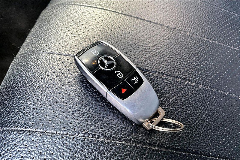 Used 2017 Mercedes-Benz E 300 image 8
