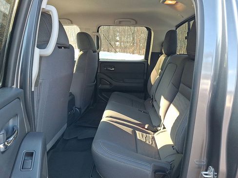 Used 2023 Nissan Frontier SV w/ SV Convenience Package AWD/4WD image 13