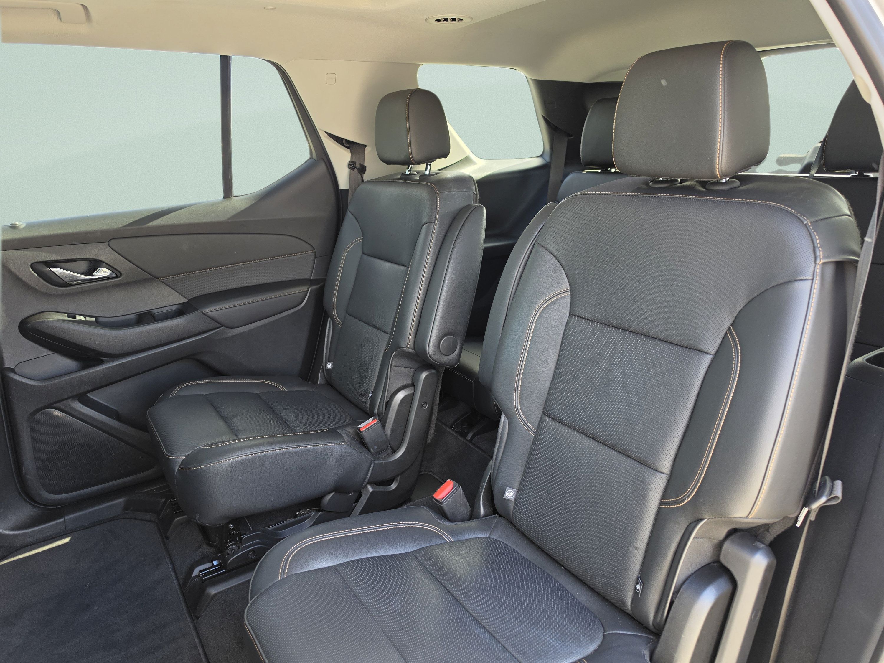 Used 2020 Chevrolet Traverse Premier w/ Redline Edition FWD image 23