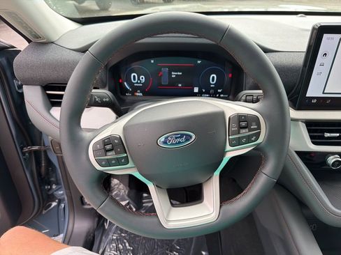 New 2026 Ford Explorer Active RWD image 25
