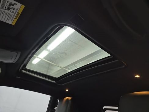 Used 2023 Dodge Challenger GT w/ Plus Package image 17