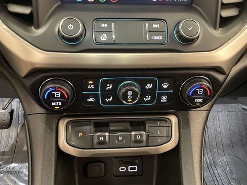 Used 2021 GMC Acadia Denali w/ GMC Pro Grade Package AWD/4WD image 12