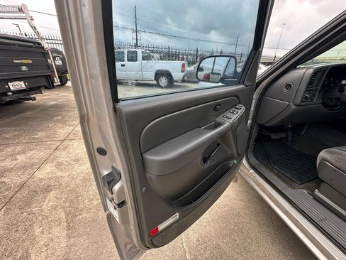 Used 2005 GMC Sierra 1500 SLE w/ Light Duty Power Package RWD image 22