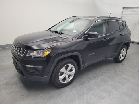 Used 2018 Jeep Compass Latitude w/ Safe & Security Group AWD/4WD image 2