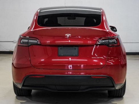 Used 2022 Tesla Model Y Long Range AWD/4WD image 12