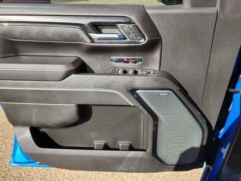 Used 2024 GMC Sierra 1500 AT4X image 17