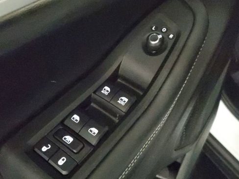 Used 2025 Jeep Grand Cherokee L Limited image 23