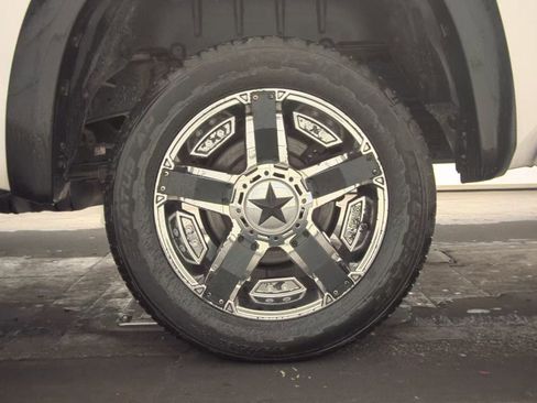 Used 2014 Toyota Tundra Limited image 12