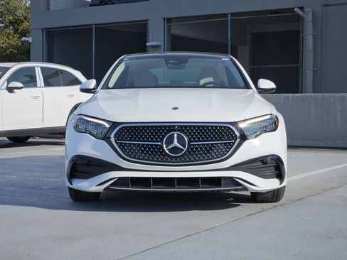 Used 2025 Mercedes-Benz E 350 Sedan image 6