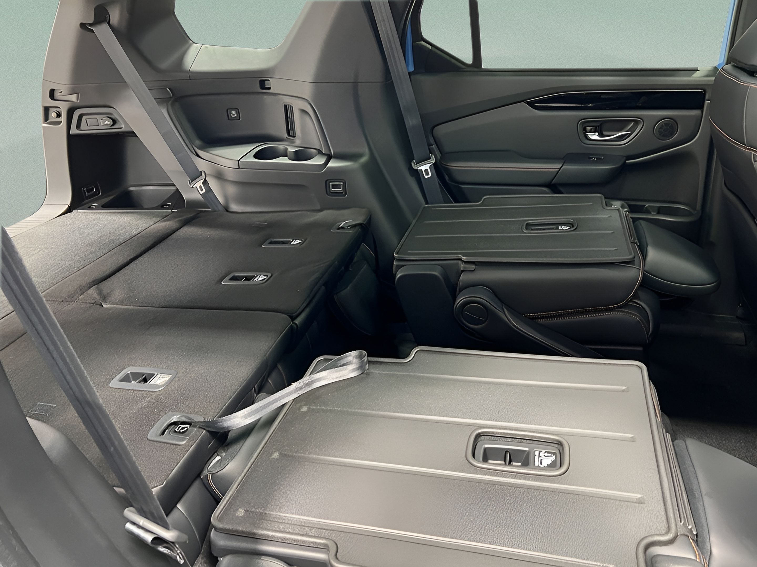 Used 2025 Honda Pilot TrailSport image 39