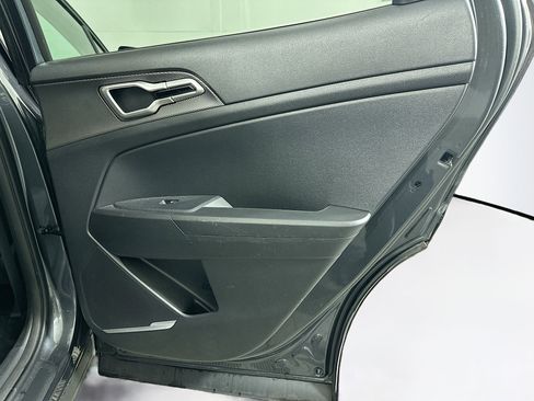 Used 2024 Kia Sportage LX image 30