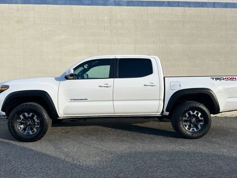 Used 2023 Toyota Tacoma TRD Off-Road image 7
