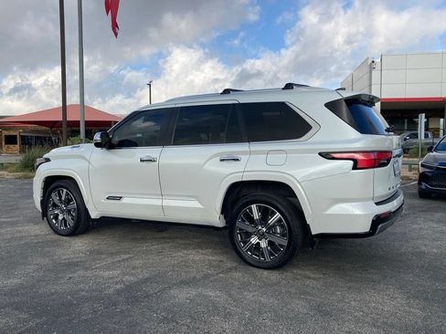 Certified 2025 Toyota Sequoia Capstone AWD/4WD image 5