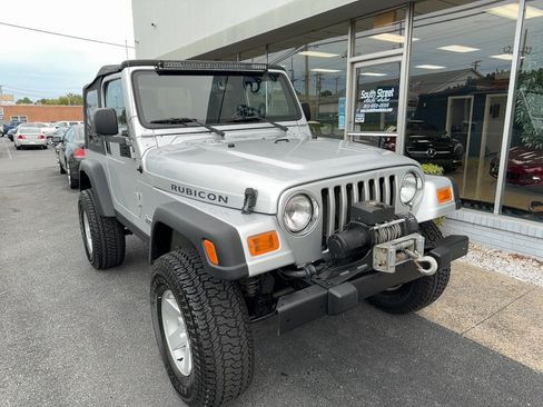 Used 2005 Jeep Wrangler Rubicon AWD/4WD image 2