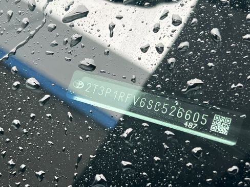 Used 2025 Toyota RAV4 XLE image 23