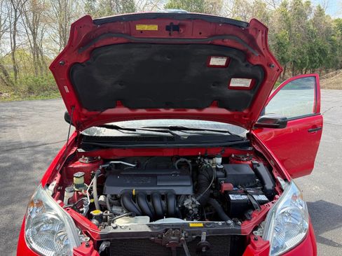 Used 2004 Toyota Matrix FWD image 16
