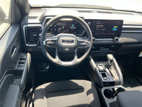 New 2026 GMC Canyon Elevation w/ LPO, Black Badging Package RWD image 11
