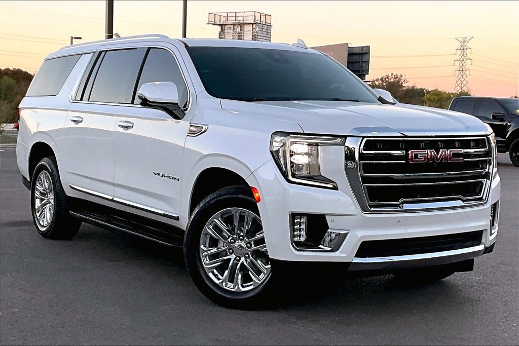 Used 2023 GMC Yukon XL SLT w/ SLT Premium Package AWD/4WD image 39
