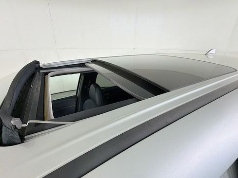 Used 2024 Mitsubishi Outlander SE image 16