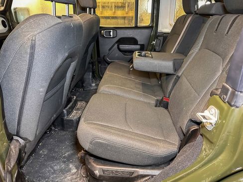 Used 2024 Jeep Wrangler Unlimited w/ Convenience Group image 12