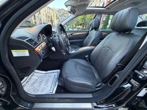Used 2009 Mercedes-Benz E 550 Sedan image 32