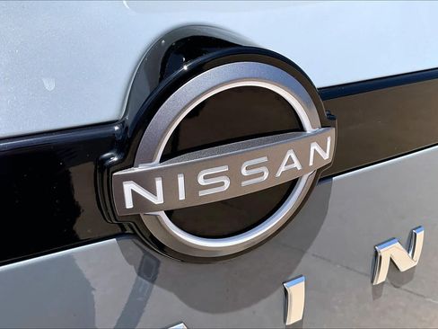 Used 2025 Nissan Pathfinder Platinum AWD/4WD image 31