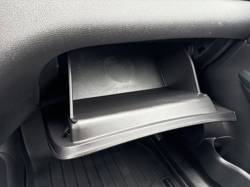 Used 2021 Nissan Rogue Sport S image 22