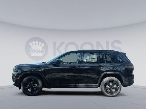 New 2025 Jeep Grand Cherokee Limited w/ Luxury Tech Group II image 2