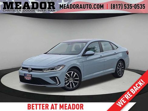 Used 2026 Volkswagen Jetta SE FWD image 1