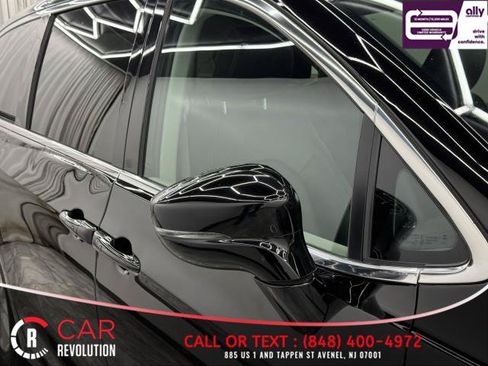Used 2024 Chrysler Pacifica Touring-L FWD image 58